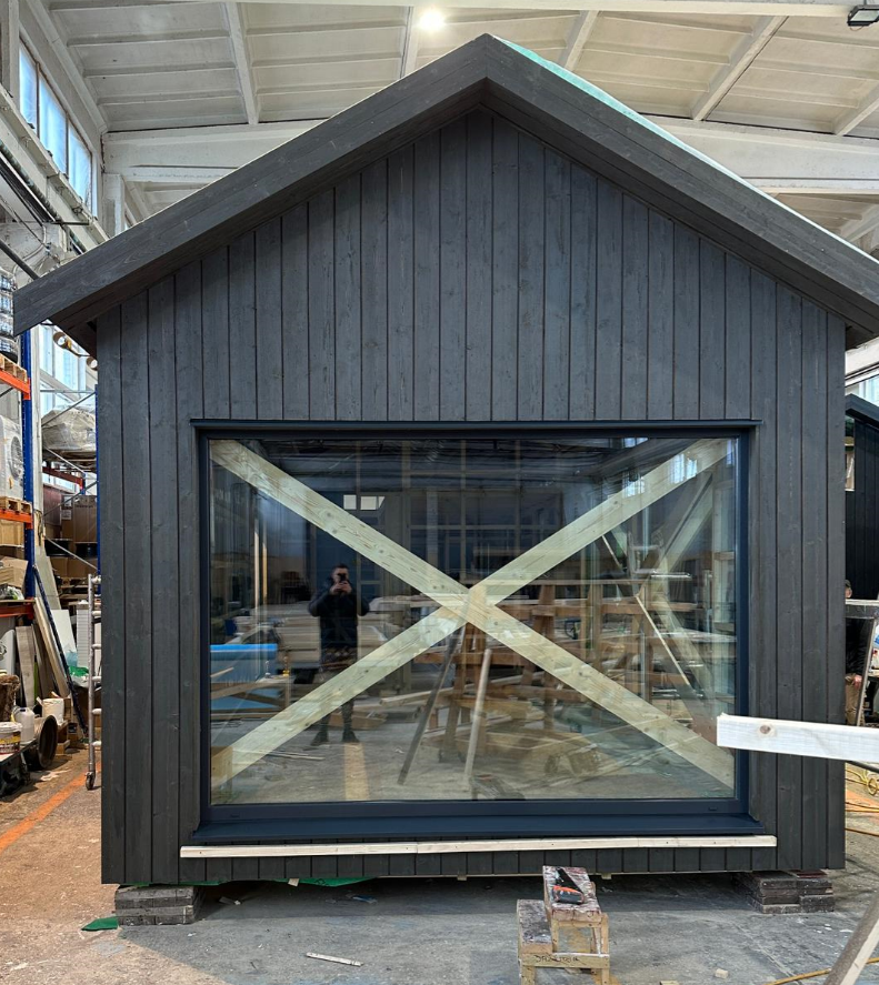 V r Fabrik Husverket